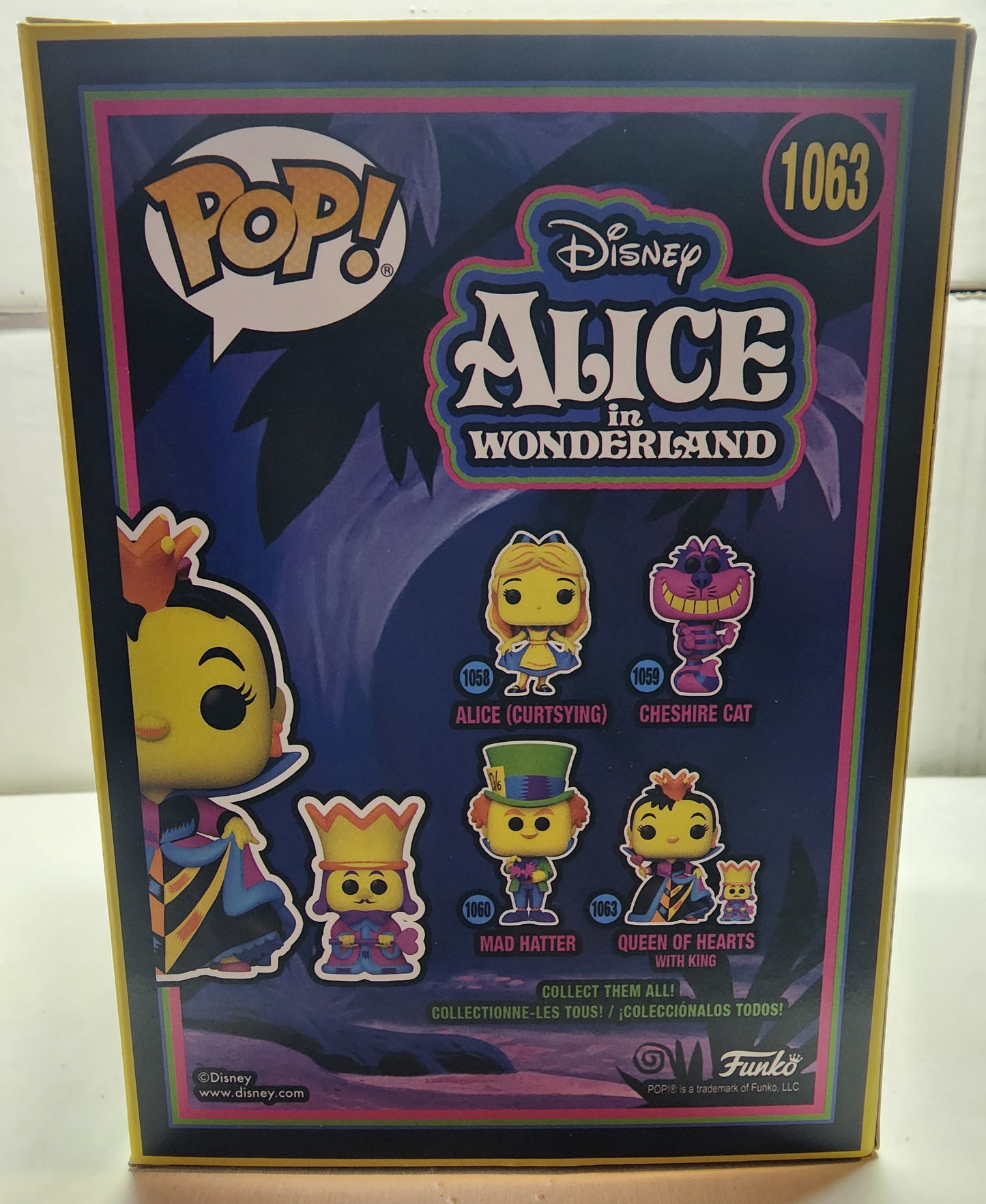 POP ALICE IN WONDERLAND QUEEN OF HEARTS WITH KING #1063 BLACKLIGHT VINYL FIGURE