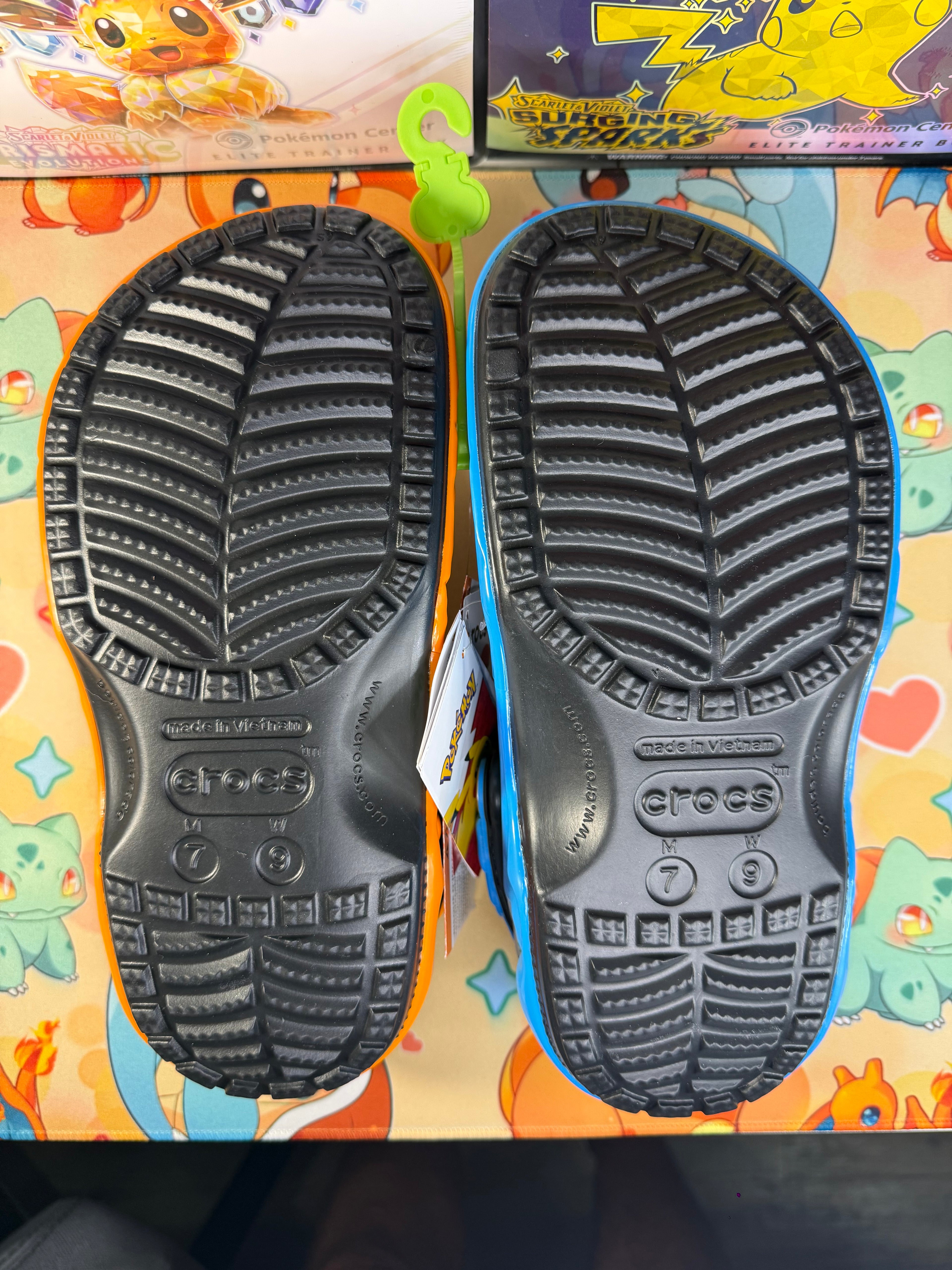 New Pokémon Crocs Versus Clog Mens Size 7 Women Size 9 Charizard Vs Blastoise