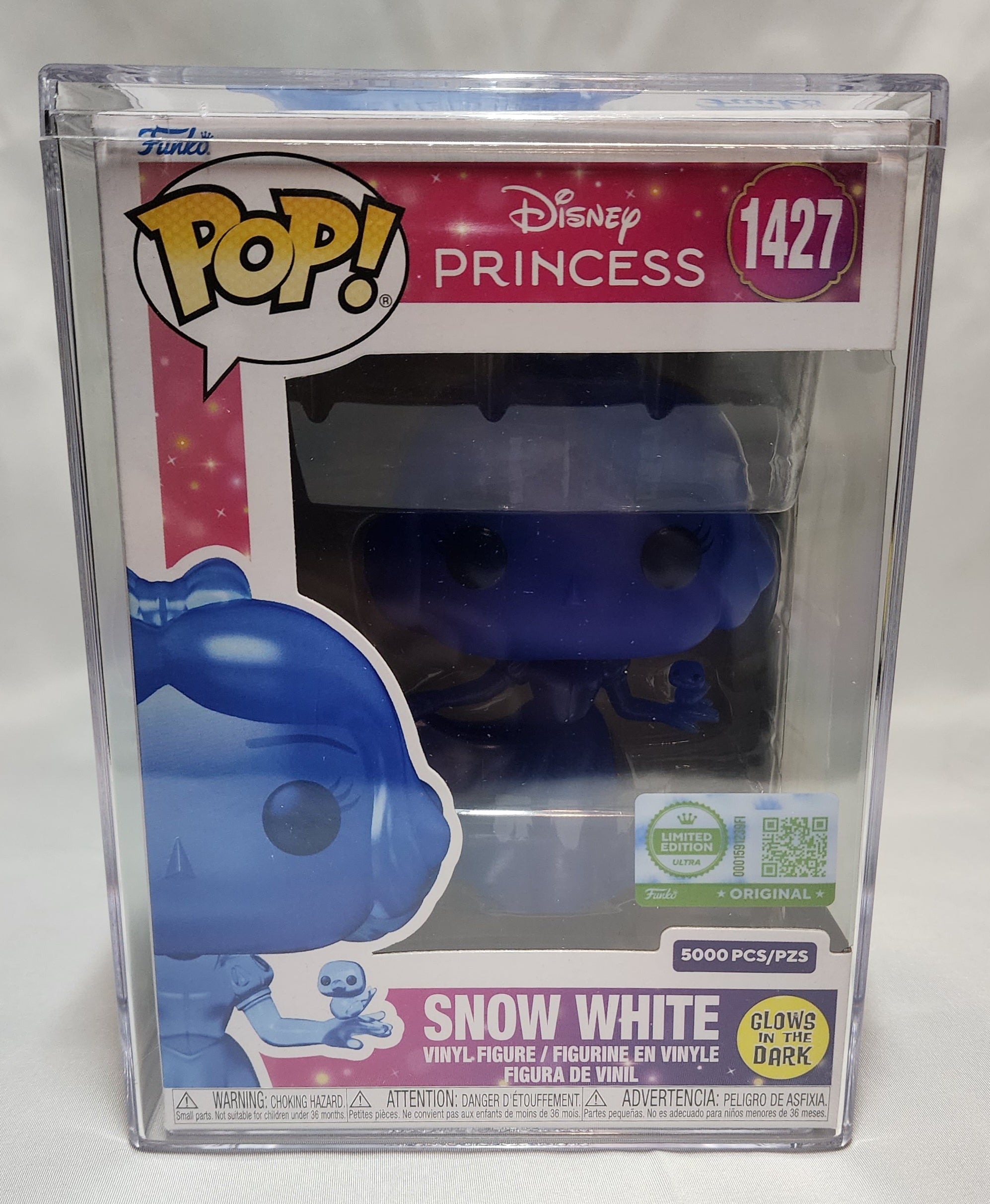 Funko Pop Disney Princess (Translucent Blue) Snow White #1427 Glow in the Dark Limited Edition